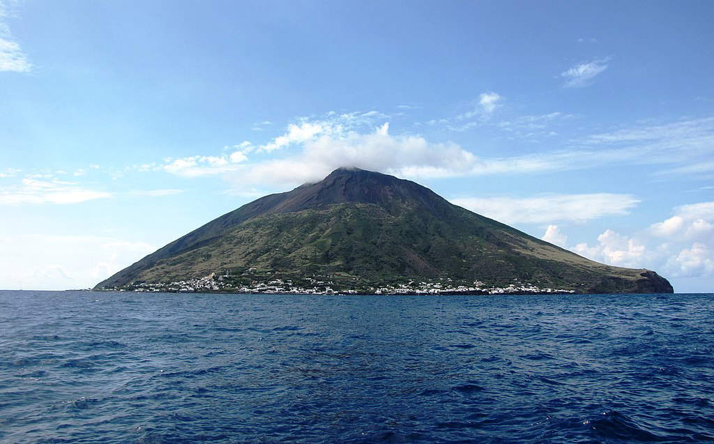 Isola di Stromboli. Foto di Hein Didden Isola di Stromboli. Foto di Hein Didden