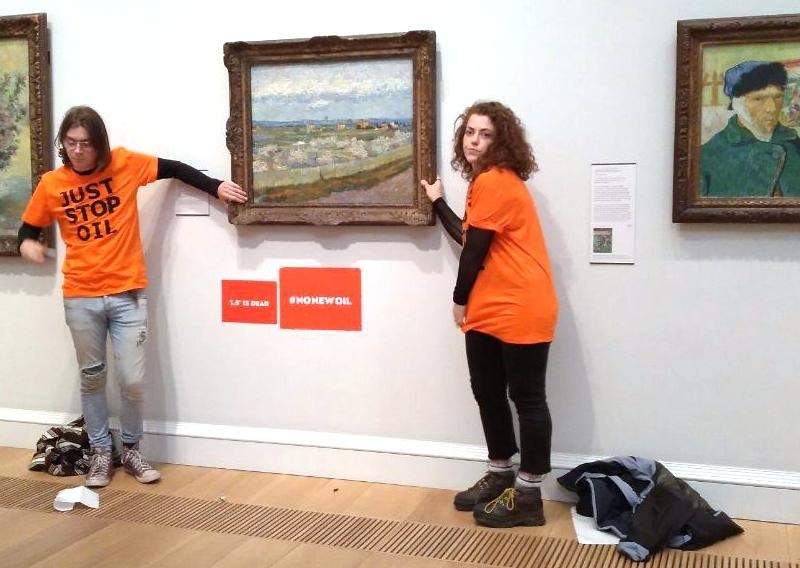 London, anti-oil activists glue themselves to a Van Gogh painting at Courtauld Gallery