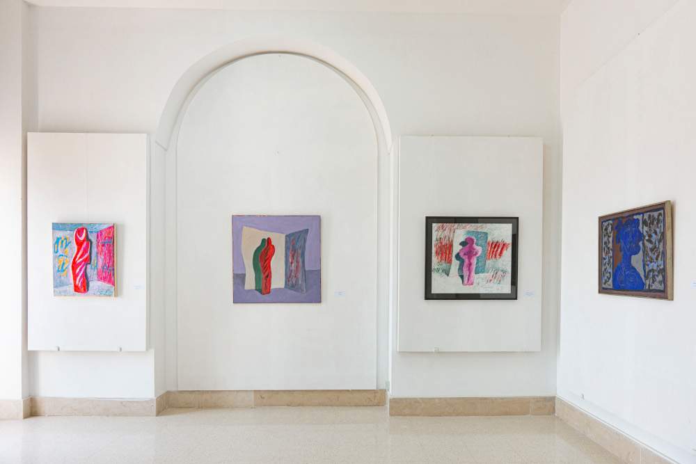 La production multiforme de Karl Stengel, entre figuration et abstraction, est retracée à Gaeta