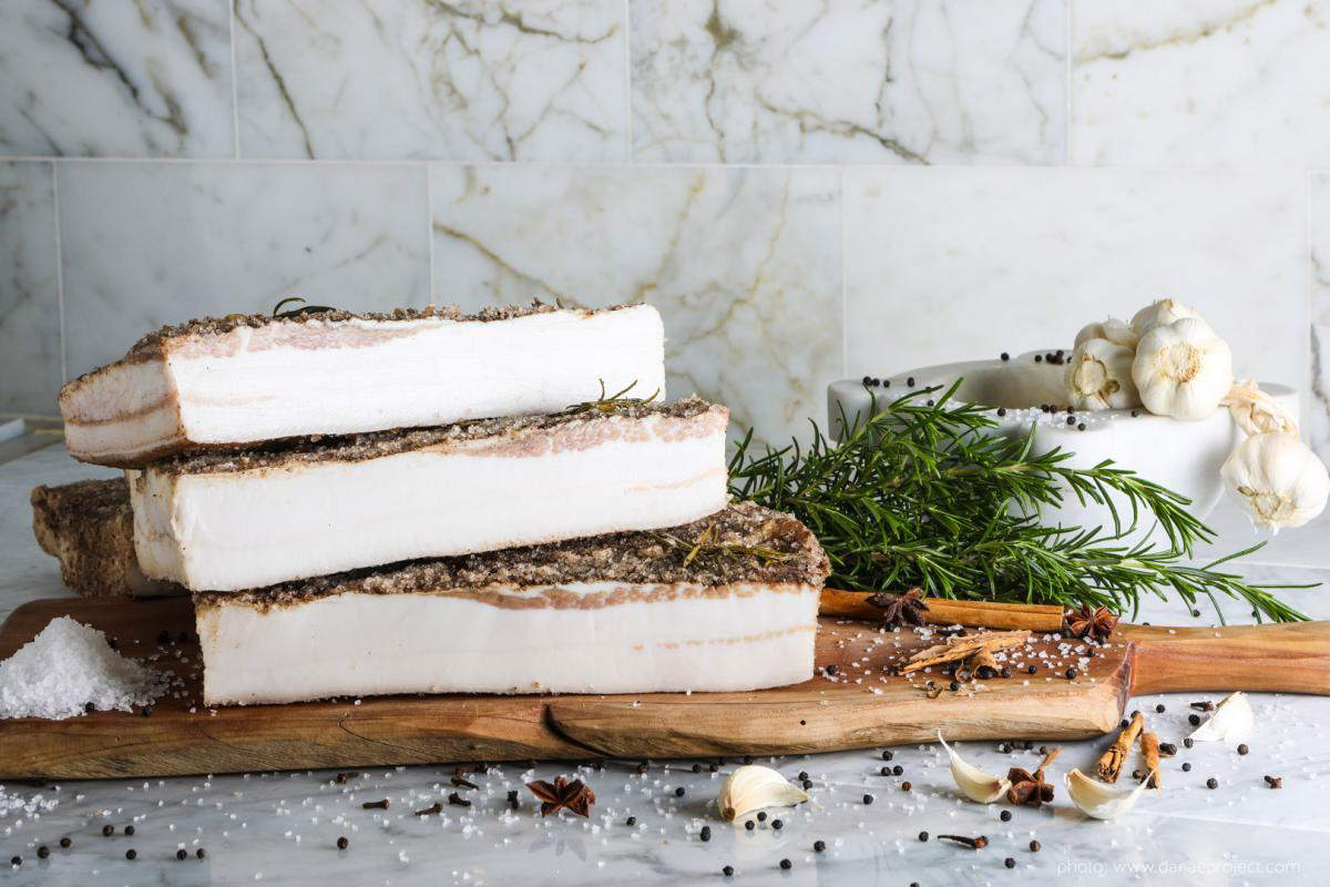 Lardo di Colonnata. Foto Danae Project Lardo di Colonnata. Foto Danae Project