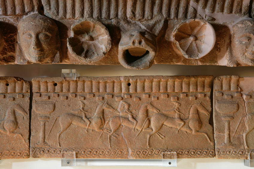 Una delle lastre di Murlo Una delle lastre di Murlo