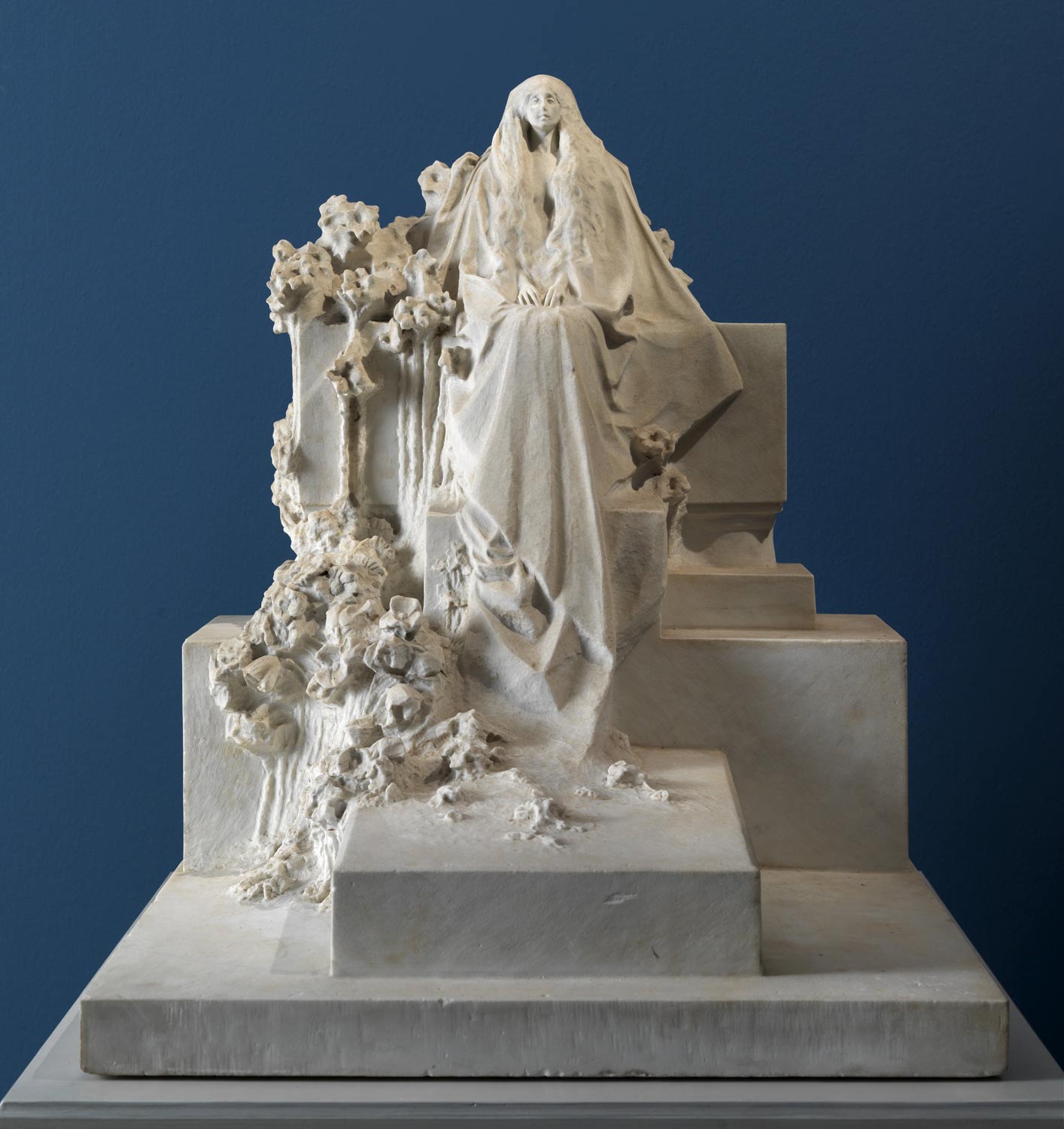 Leonardo Bistolfi, La Sfinge (1892; marmo di Carrara, 66 x 78 x 68 cm; Rovereto, Mart - Museo di arte moderna e contemporanea di Trento e Rovereto) Leonardo Bistolfi, La Sfinge (1892; marmo di Carrara, 66 x 78 x 68 cm; Rovereto, Mart - Museo di arte moderna e contemporanea di Trento e Rovereto)