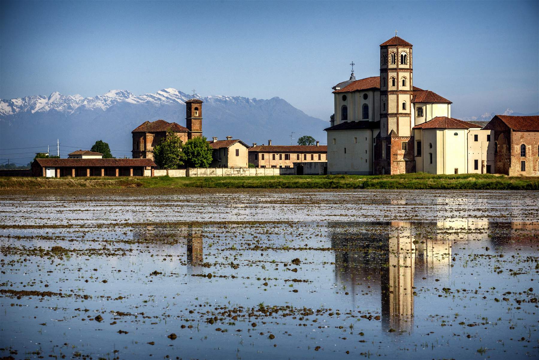 Vercelli, cinq belles églises paroissiales entourées de rizières
