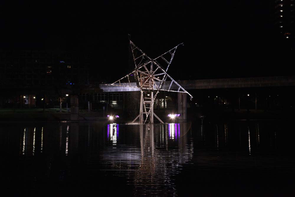 Gilberto Zorio, Luce Fontana Ruota - &copy;Luci d&rsquo;Artista - Citt&agrave; di Torino - foto di Max Chicco