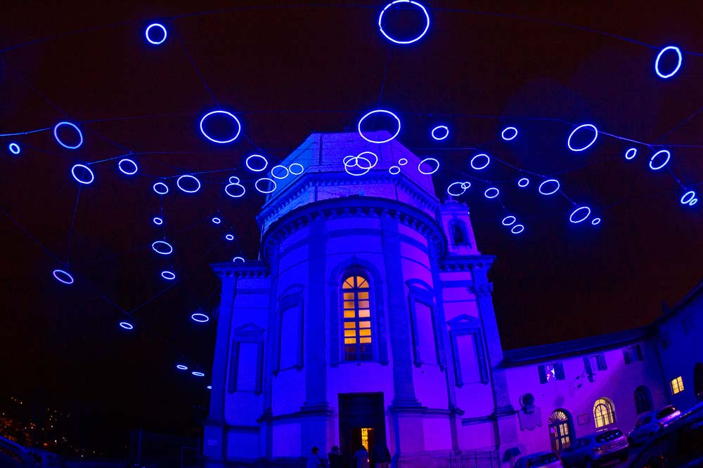 Rebecca Horn, Piccoli spiriti blu -  &copy;Luci d&rsquo;Artista - Citt&agrave; di Torino - foto di Alberto Ramella