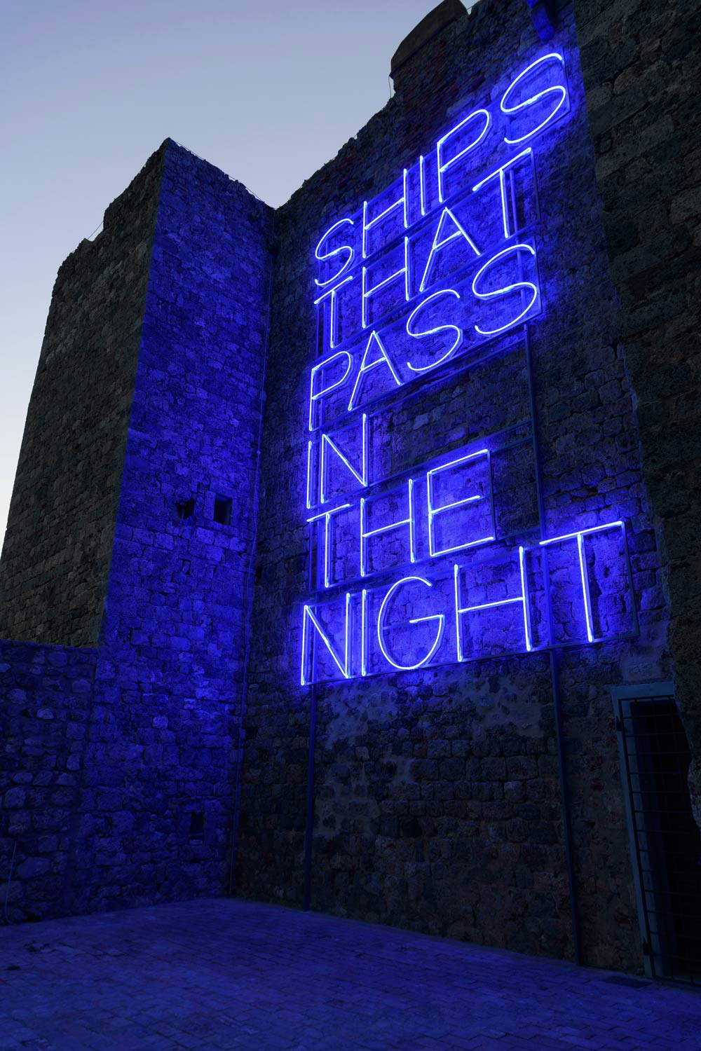 Maurizio Nannucci, Barcos que pasan de noche