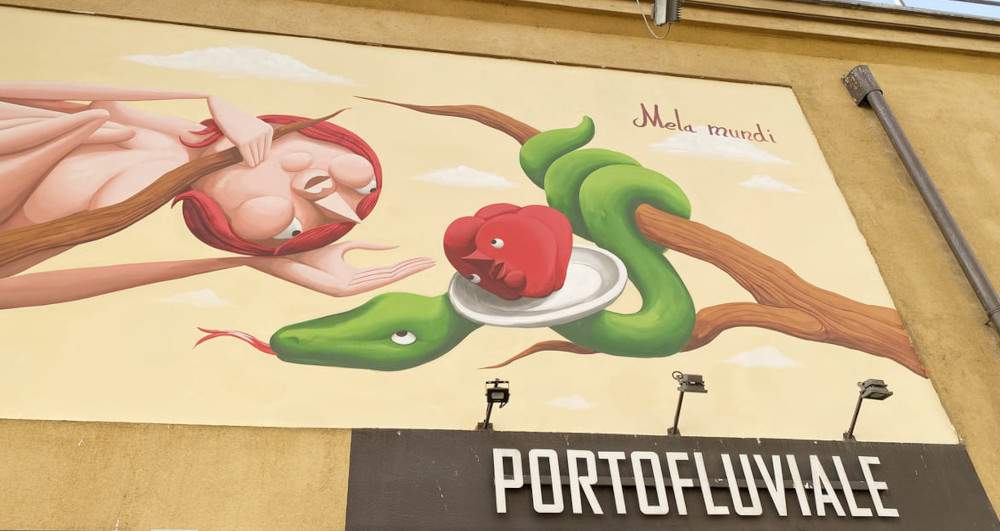 Rome, a new eco-mural tells the story of the world through the eyes of an apple 