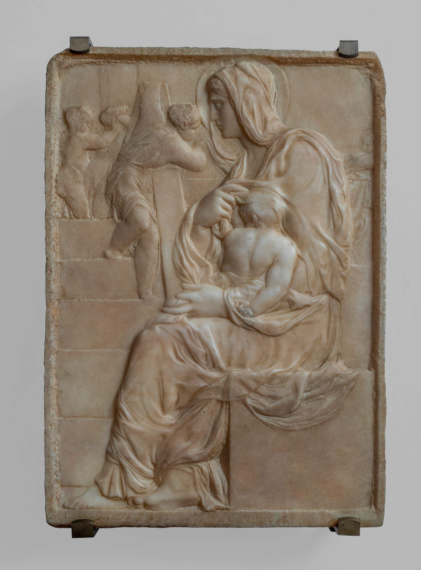 Michelangelo Buonarroti, Madonna della Scala (1490 circa; marmo, 56,7 x 40,1 x 3,5 cm; Firenze, Museo di Casa Buonarroti, inv. 190) Michelangelo Buonarroti, Madonna della Scala (1490 circa; marmo, 56,7 x 40,1 x 3,5 cm; Firenze, Museo di Casa Buonarroti, inv. 190)
