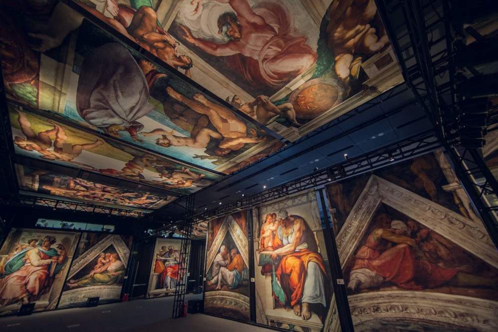 La chapelle Sixtine fait le tour du monde grâce à des reproductions grandeur nature et en haute définition. 