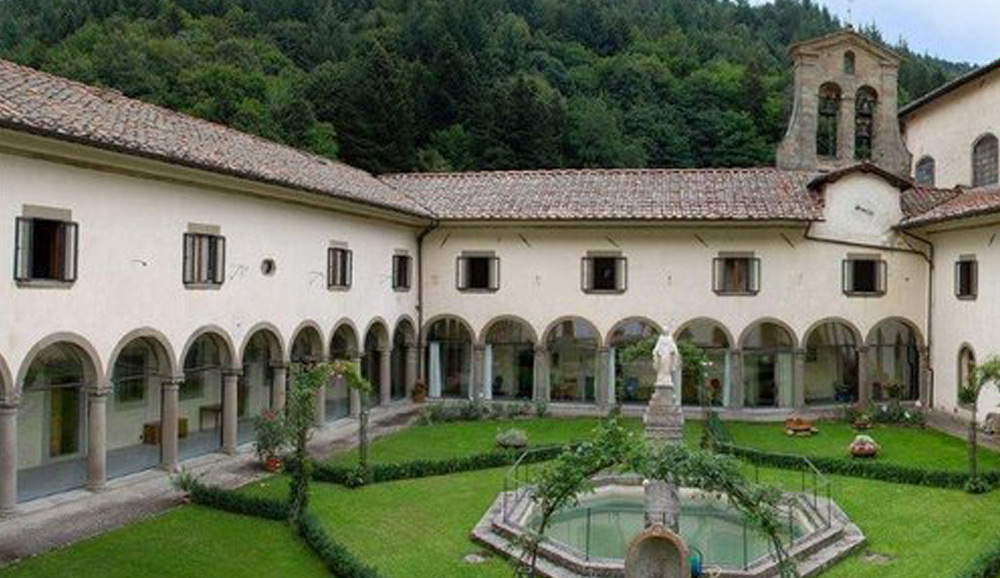 Il Monastero. Foto Santuario di Camaldoli Il Monastero. Foto Santuario di Camaldoli
