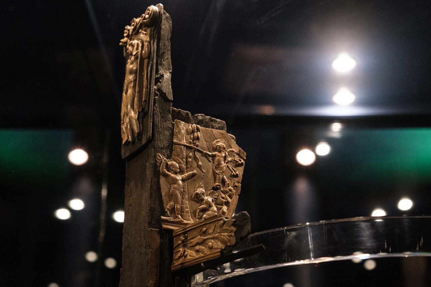 Holz, das in Herculaneum nicht verbrannt ist, ausgestellt im Palast von Portici