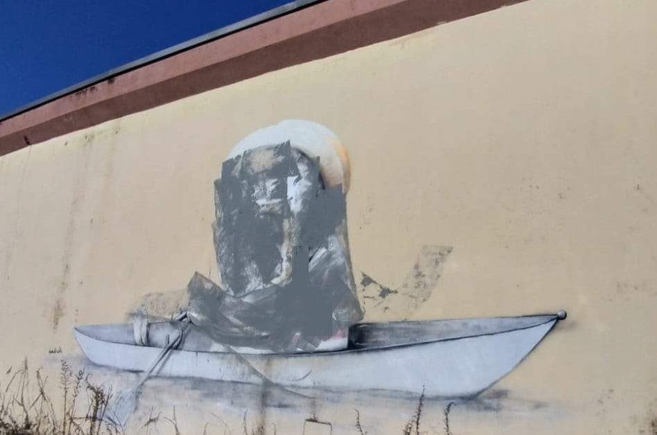 Florence, le géant perdu de l'artiste de rue Stormie Mills endommagé