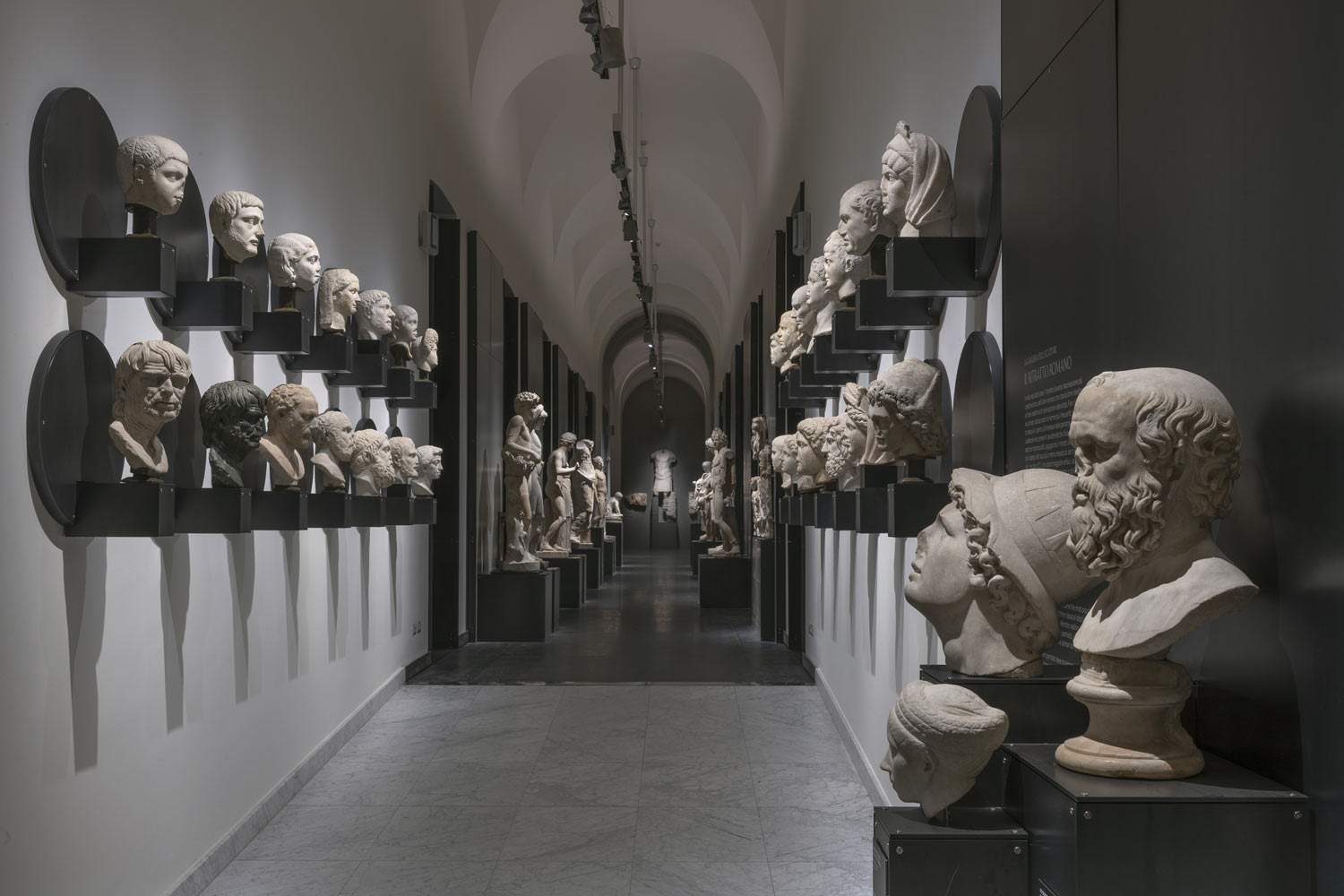 Turin, ouverture de la nouvelle galerie archéologique des Musées royaux