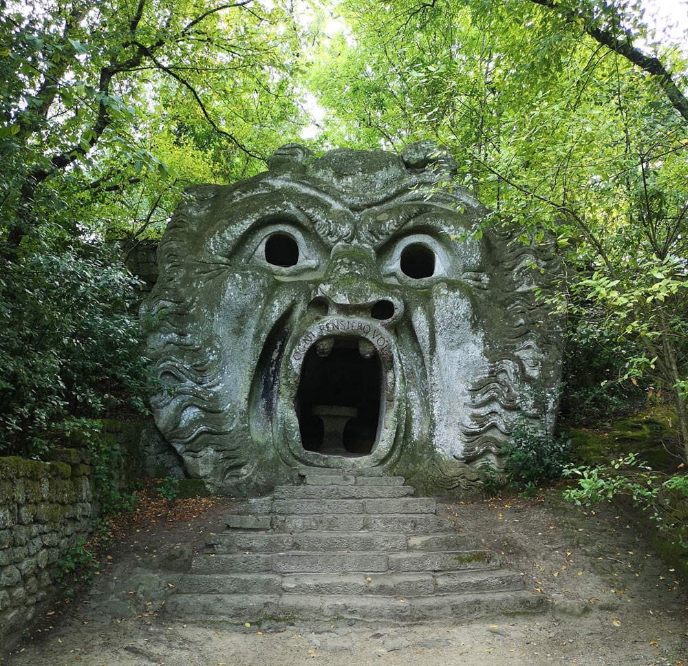 Scultore ignoto, L'Orco (seconda metà del XVI secolo; Bomarzo, Sacro Bosco) Scultore ignoto, L'Orco (seconda metà del XVI secolo; Bomarzo, Sacro Bosco)