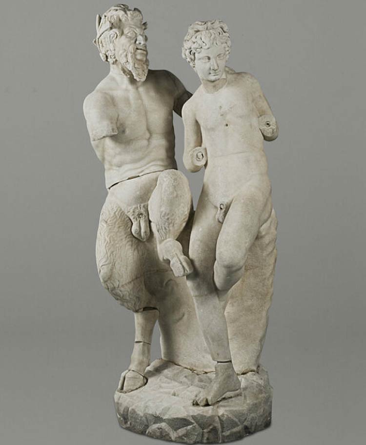 Copia romana de un original griego, Pan y Dafnis (segunda mitad del siglo I - primera mitad del siglo II d.C.; mármol blanco, 163 x 58 x 52 cm; Turín, Musei Reali, Museo di Antichit&agrave;)