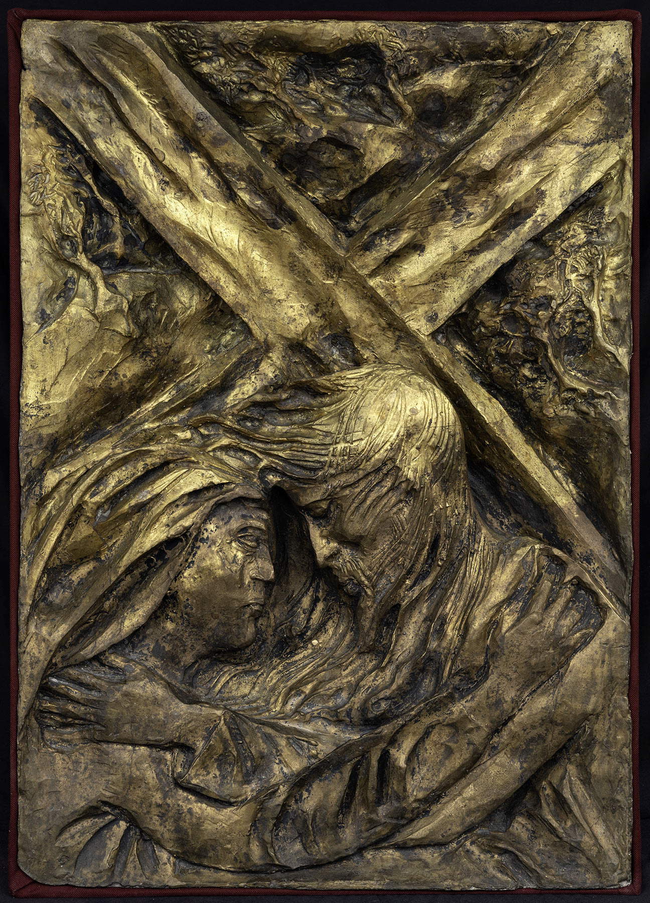 Pericle Fazzini, Via Crucis – Gesù incontra la madre (1957-1958; bronzo, 97 x 70 cm; Città del Vaticano, Musei Vaticani, Collezione d’Arte Moderna e Contemporanea, inv. 23179) Foto © Governatorato SCV, Direzione dei Musei e dei Beni Culturali Pericle Fazzini, Via Crucis – Gesù incontra la madre (1957-1958 bronzo, 97 x 70 cm; Città del Vaticano, Musei Vaticani, Collezione d’Arte Moderna e Contemporanea, inv. 23179) Foto © Governatorato SCV, Direzione dei Musei e dei Beni Culturali