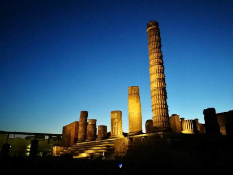 Promenades nocturnes dans le parc archéologique de Pompéi