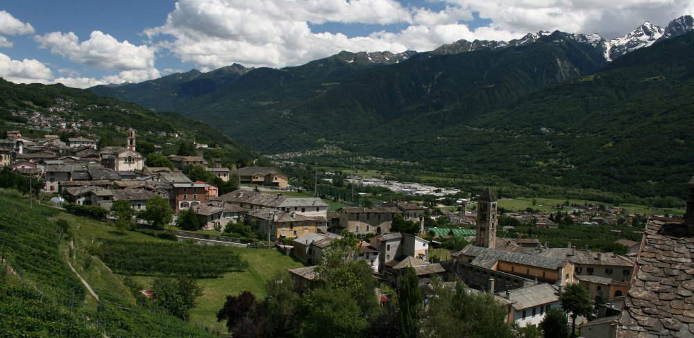 Ponte in Valtellina. Foto paesidivaltellina.it Ponte in Valtellina. Foto paesidivaltellina.it
