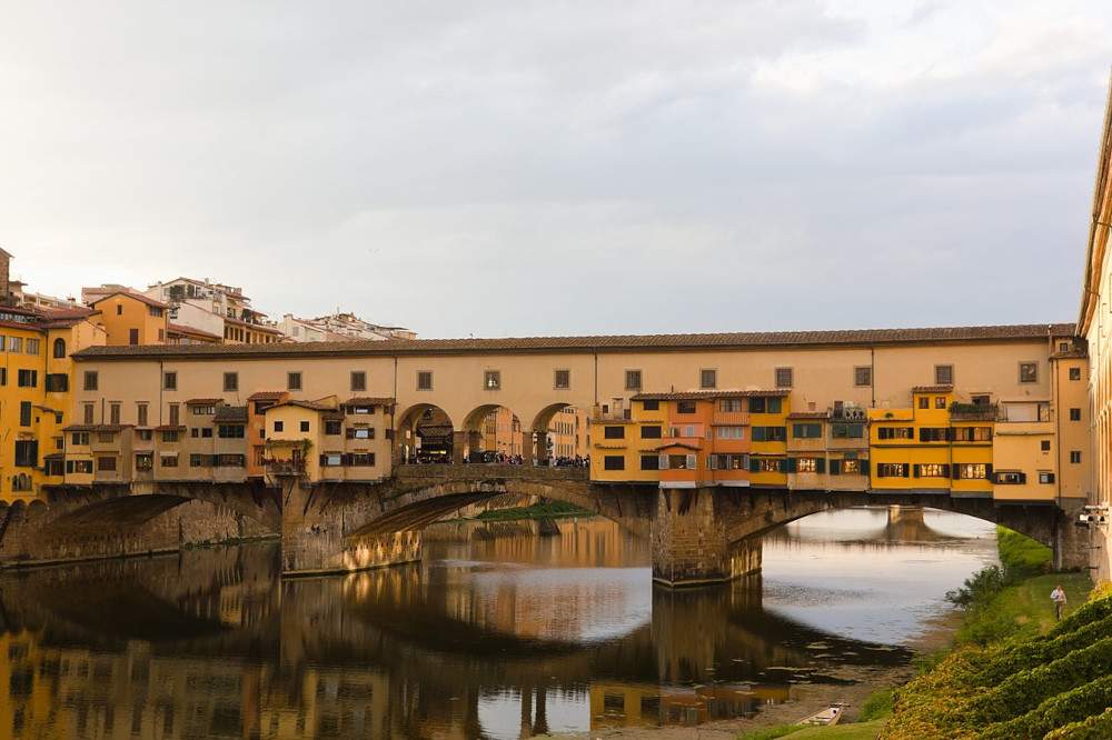 Florence, the Ponte Vecchio will be restored for the first time in its history. 2 million intervention 
