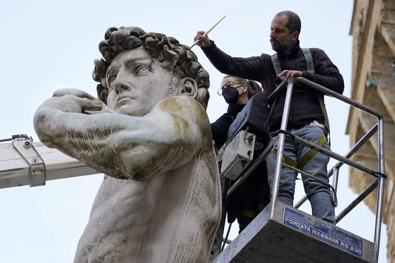 Damage of 15,000 euros to the David in Piazza della Signoria after yesterday's action 