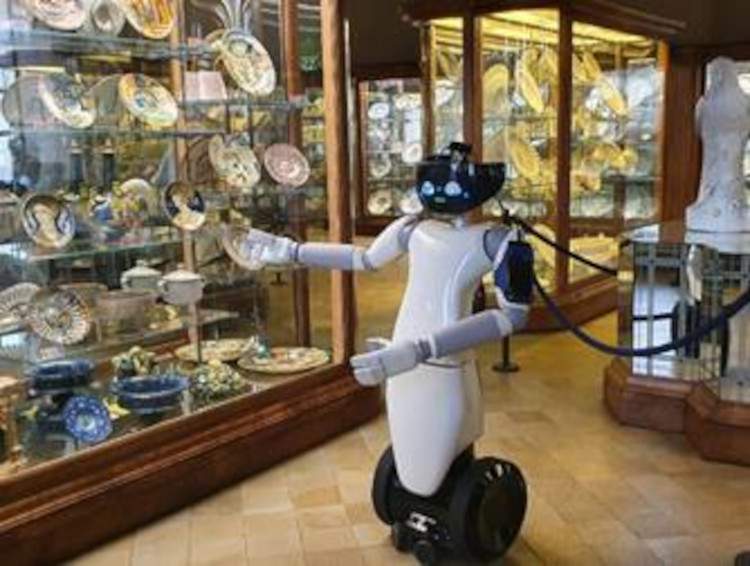 In Turin, a humanoid robot acts as a guide in museums. Experimentation kicks off thanks to 5G