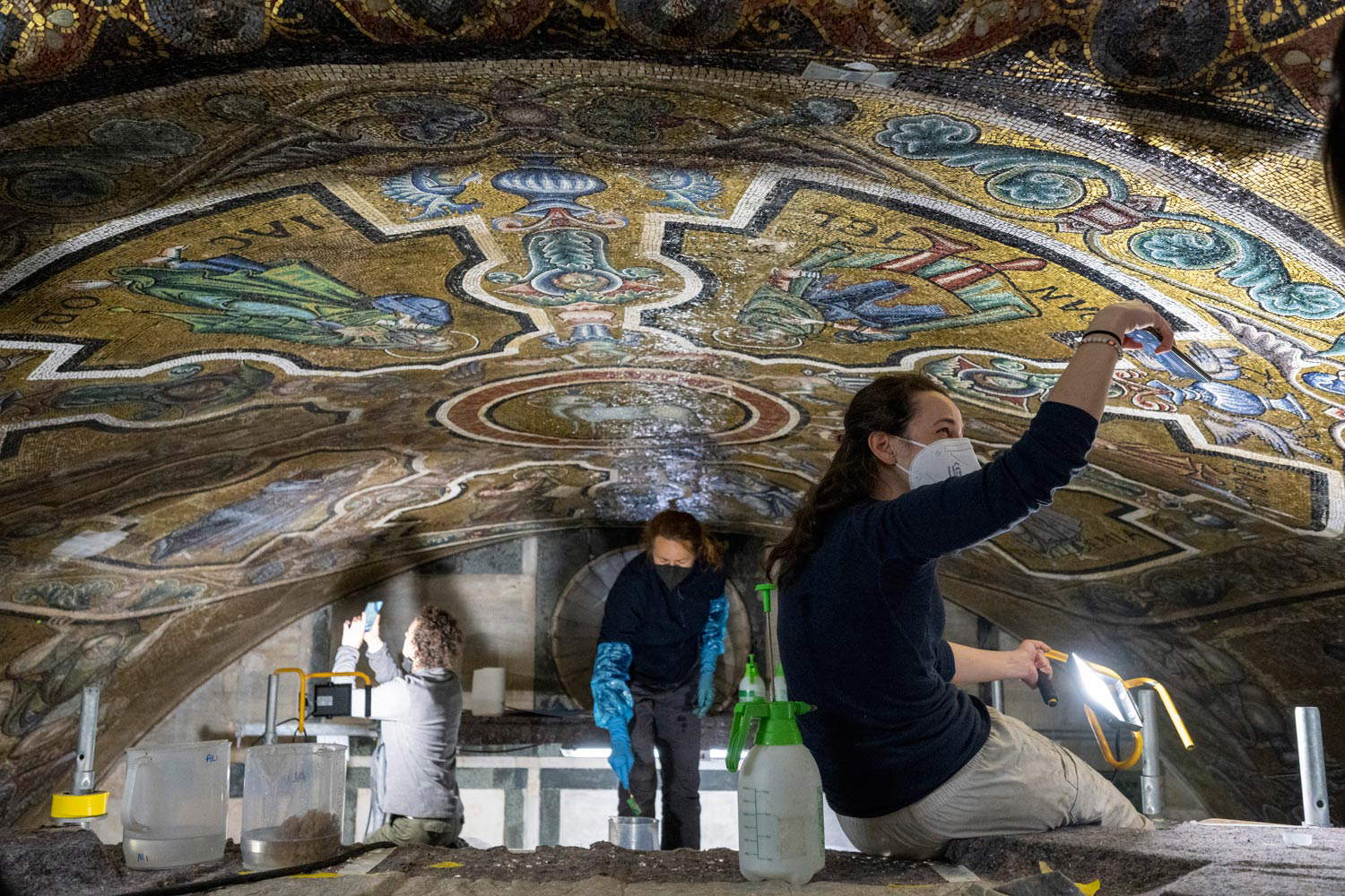 Le baptistère de Florence pendant la restauration de la scarsella. Photo de Claudio Giovannini Le baptistère de Florence pendant la restauration de la scarsella. Photo de Claudio Giovannini