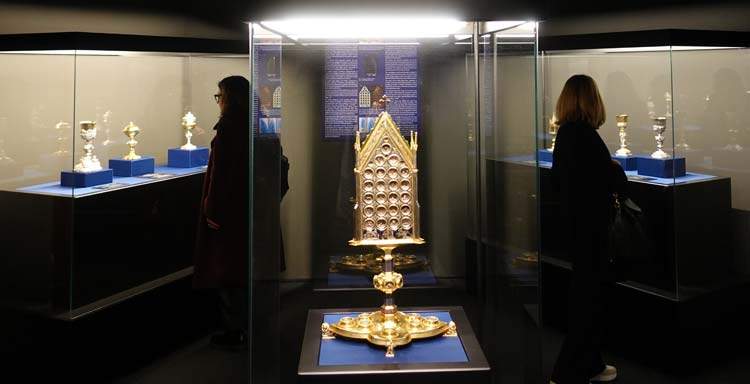 More than 30 years after theft, the Reliquary of St. Galgano returns to view