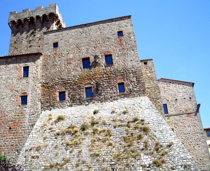 La Fortezza Aldobrandesca di Arcidosso La Fortezza Aldobrandesca di Arcidosso