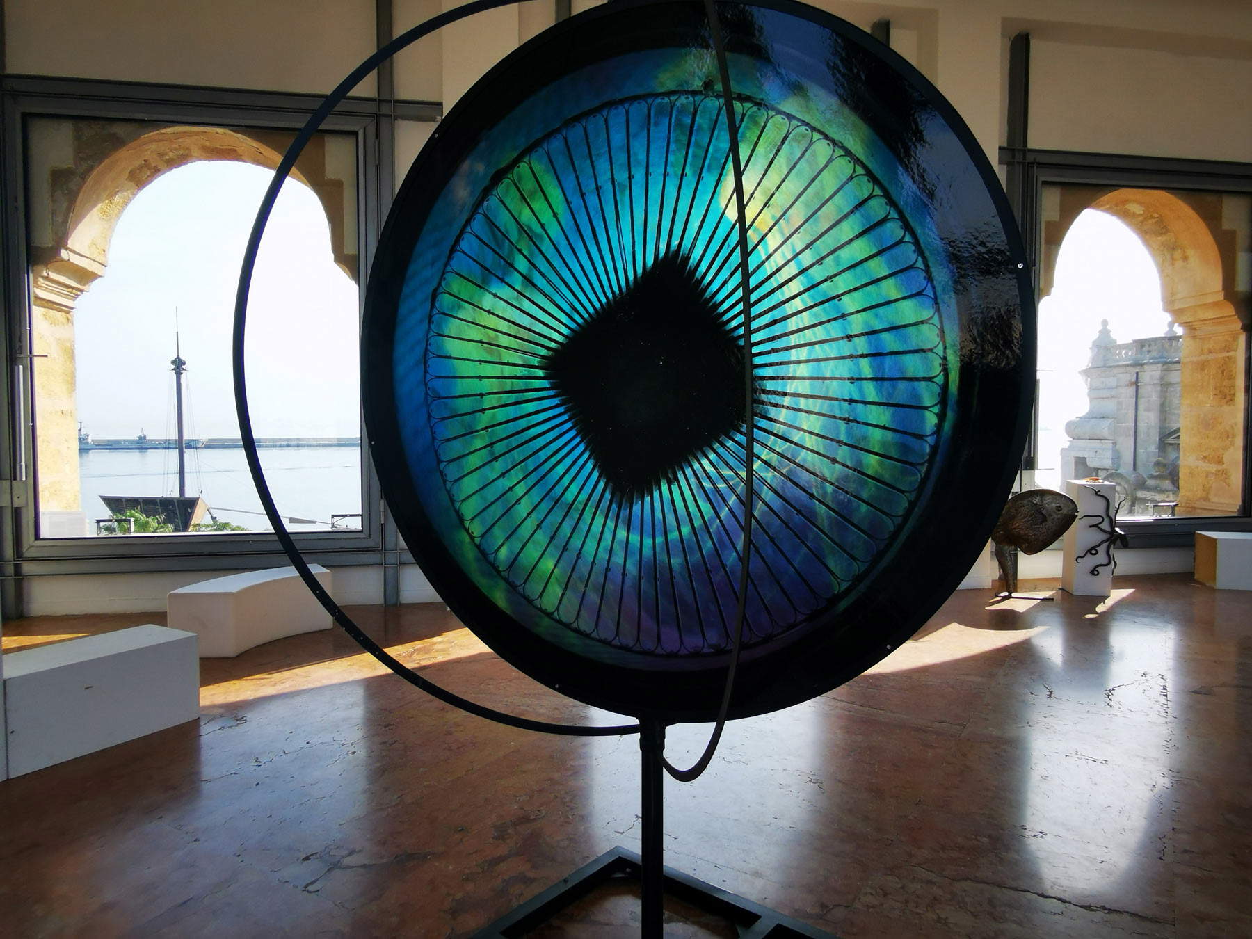 Rosa Mundi, Jellyfish (2021; iron, glass, copper, natural and organic pigments, diameter 80 cm) Rosa Mundi, Jellyfish (2021; iron, glass, copper, natural and organic pigments, diameter 80 cm)