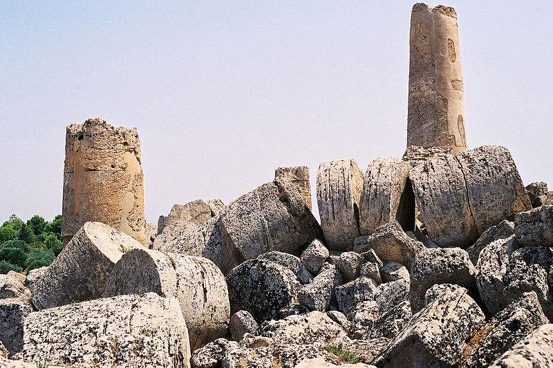 Selinunte, tres gigantescas columnas del Templo G serán reensambladas y reubicadas. La gran obra comenzará