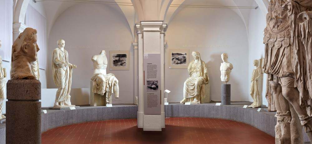 Le musée archéologique de la Maremme écrit à Franceschini: 