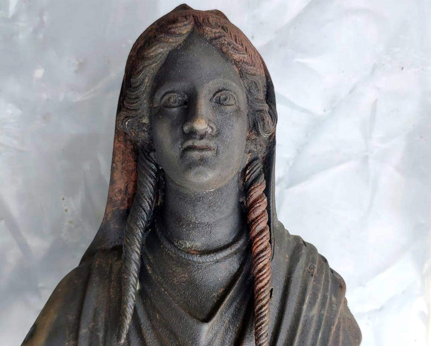 Le statue di bronzo scoperte a San Casciano dei Bagni Le statue di bronzo scoperte a San Casciano dei Bagni