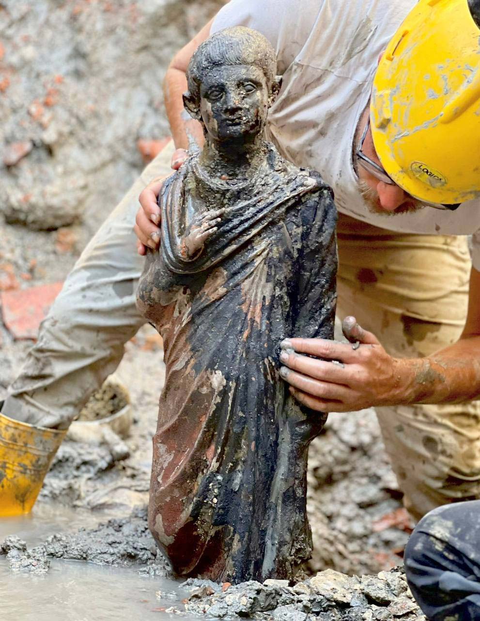 Le statue di bronzo scoperte a San Casciano dei Bagni Le statue di bronzo scoperte a San Casciano dei Bagni