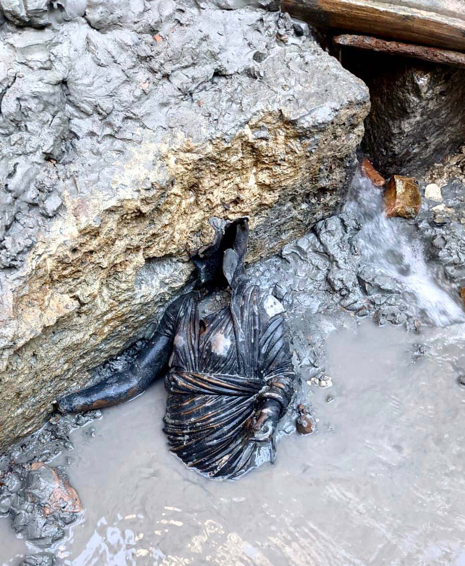 Le statue di bronzo scoperte a San Casciano dei Bagni Le statue di bronzo scoperte a San Casciano dei Bagni
