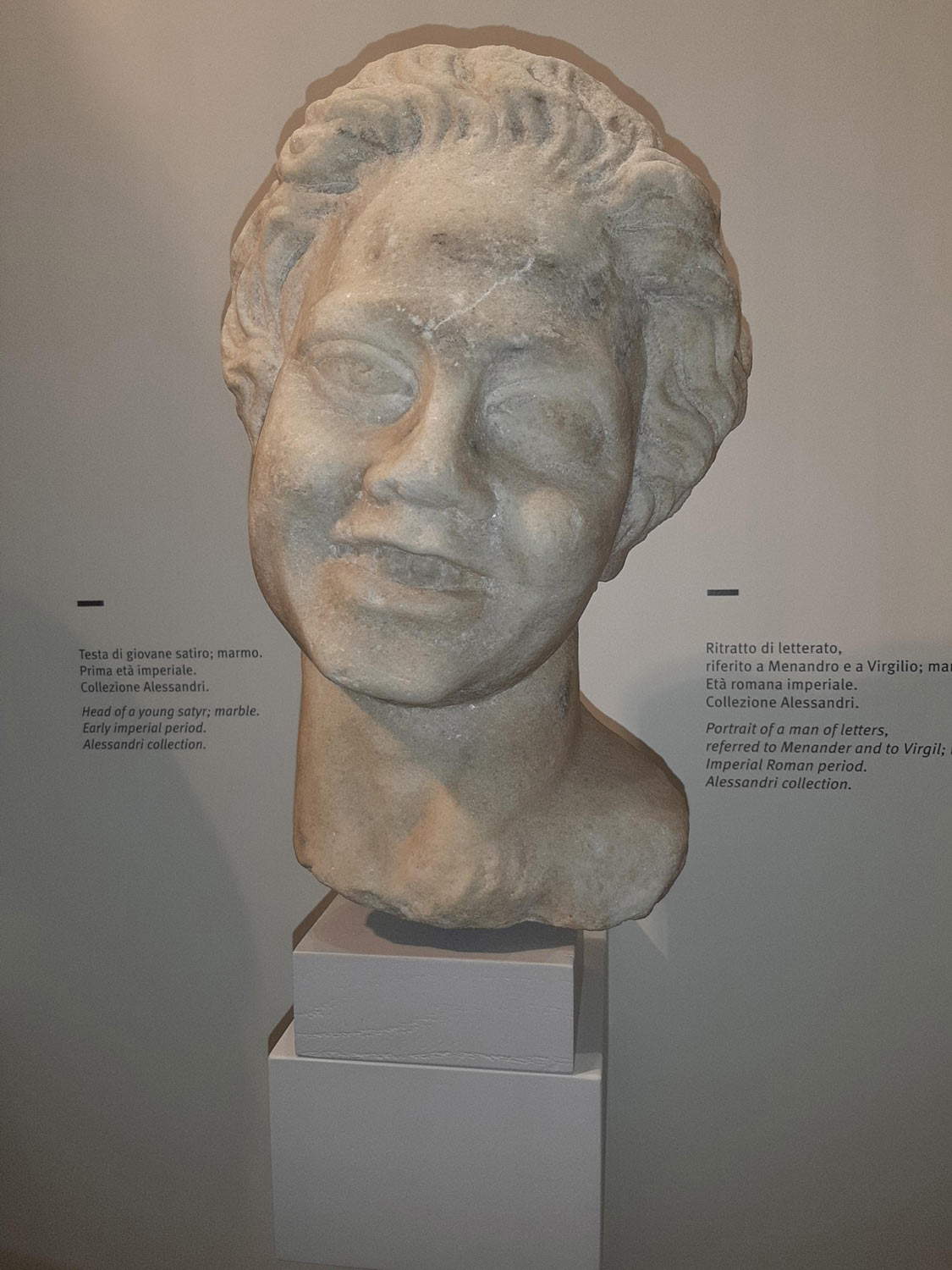 Ambito romano, Satirello ridente (marmo, 32 cm; Verona, Museo Archeologico al Teatro Romano) Ambito romano, Satirello ridente (marmo, 32 cm; Verona, Museo Archeologico al Teatro Romano)