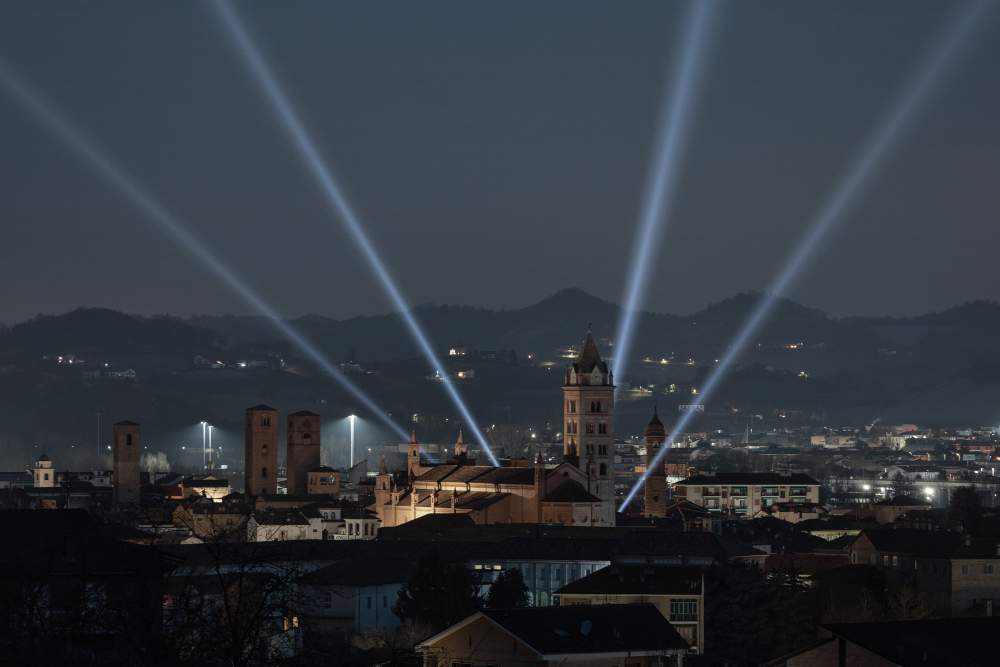 A light installation for the centenary of Beppe Fenoglio's birth 