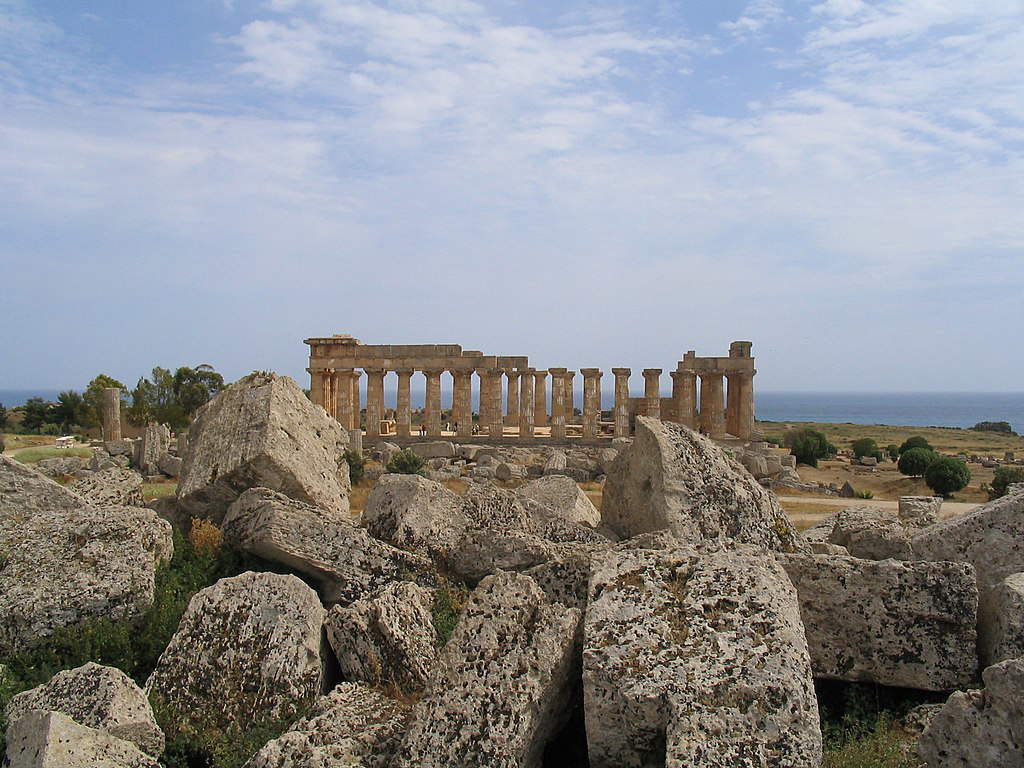 Il Tempio F di Selinunte. Foto di Norbert Nagel Il Tempio F di Selinunte. Foto di Norbert Nagel