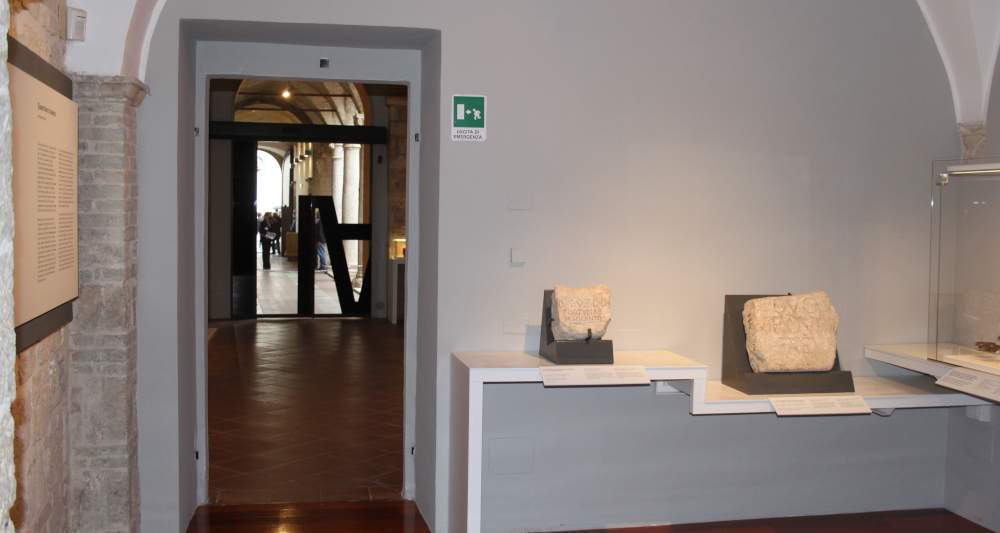 Après des années de fermeture, la section romaine du musée archéologique d'Ascoli Piceno est inaugurée 