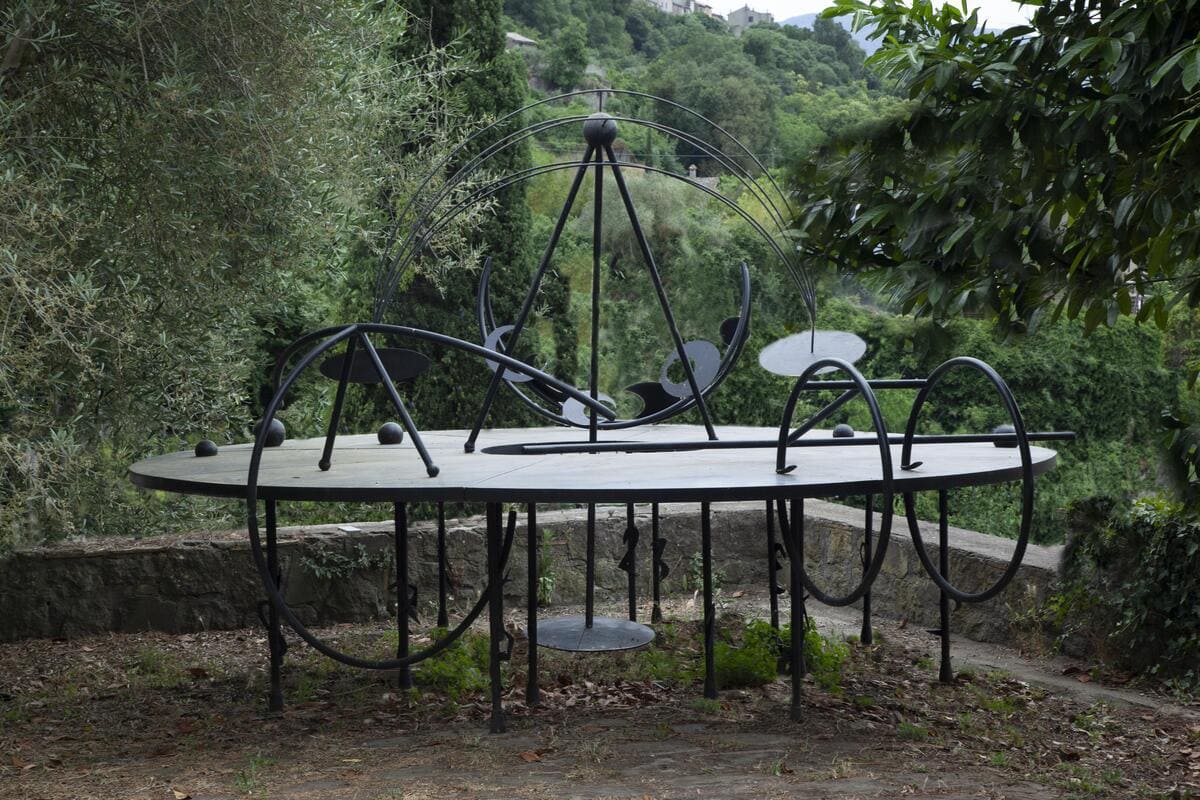 Tommaso Cascella, Cielo rovesciato (2010; diametro 400 cm) Tommaso Cascella, Cielo rovesciato (2010; diametro 400 cm)