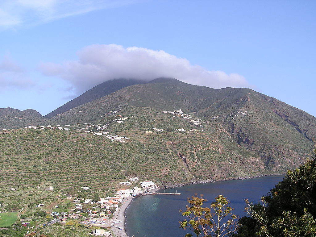 Filicudi. Foto di Petr Vykoukal Filicudi. Foto di Petr Vykoukal