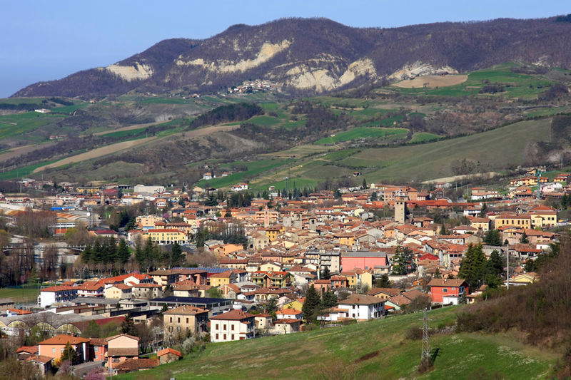 Veduta di Varzi. Foto  di Alessandro Vecchi Blick auf Varzi. Foto: Alessandro Vecchi