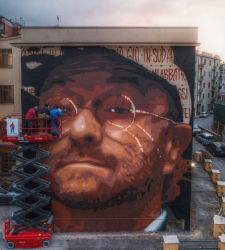 In Sorrent wurde das Wandbild von Jorit mit der Darstellung von Lucio Dalla  