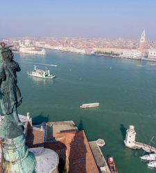 Venezia vista dalle sue statue durante il lockdown, nelle 52 foto di Marco Sabadin