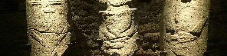 Les statues-stèles de Lunigiana, les anciennes sculptures préhistoriques des Ligures apuans 