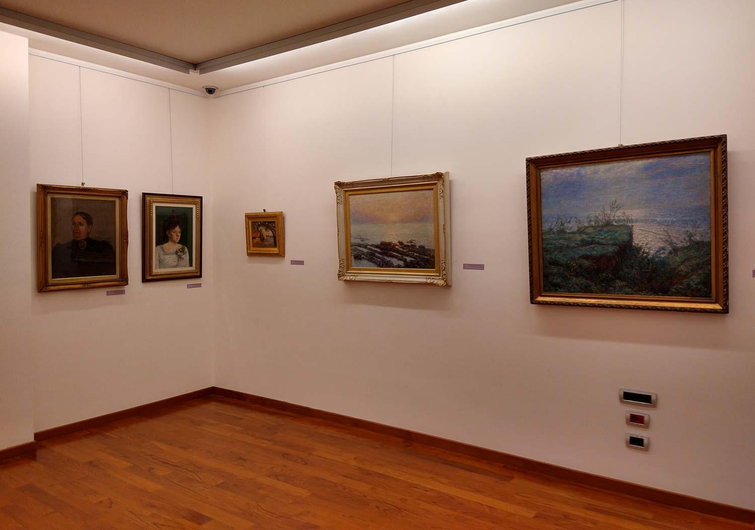Einrichtung der Ausstellung La beata riva. Gino Romiti und der Spiritismus in Livorno Einrichtung der Ausstellung La beata riva. Gino Romiti und der Spiritismus in Livorno