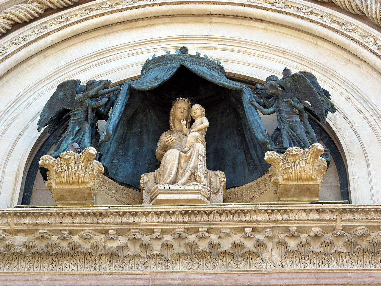 La copia della Vergine col Bambino di Lorenzo e Vitale Maitani. Foto: Francesco Bini La copia della Vergine col Bambino di Lorenzo e Vitale Maitani. Foto: Francesco Bini
