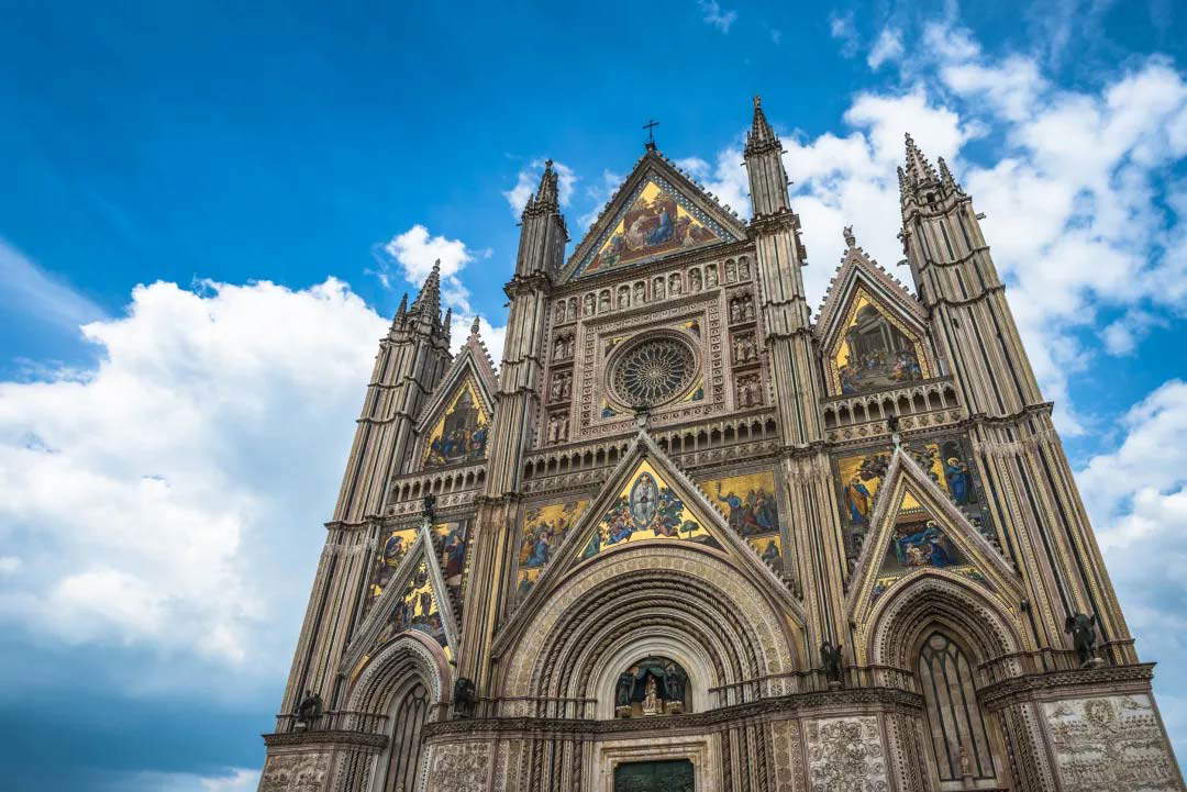 La facciata del Duomo di Orvieto La facciata del Duomo di Orvieto