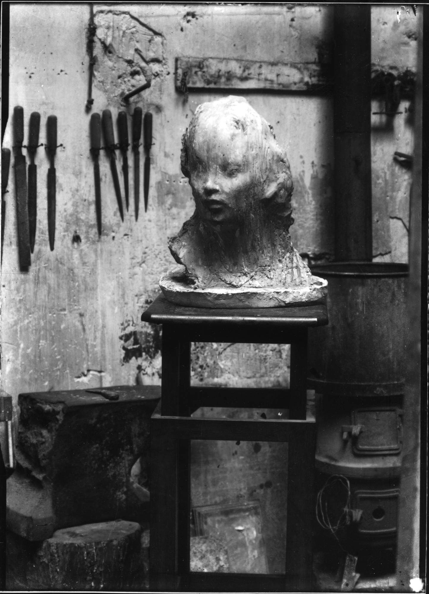 La scultura nello studio di Medardo Rosso nel 1906 La scultura nello studio di Medardo Rosso nel 1906