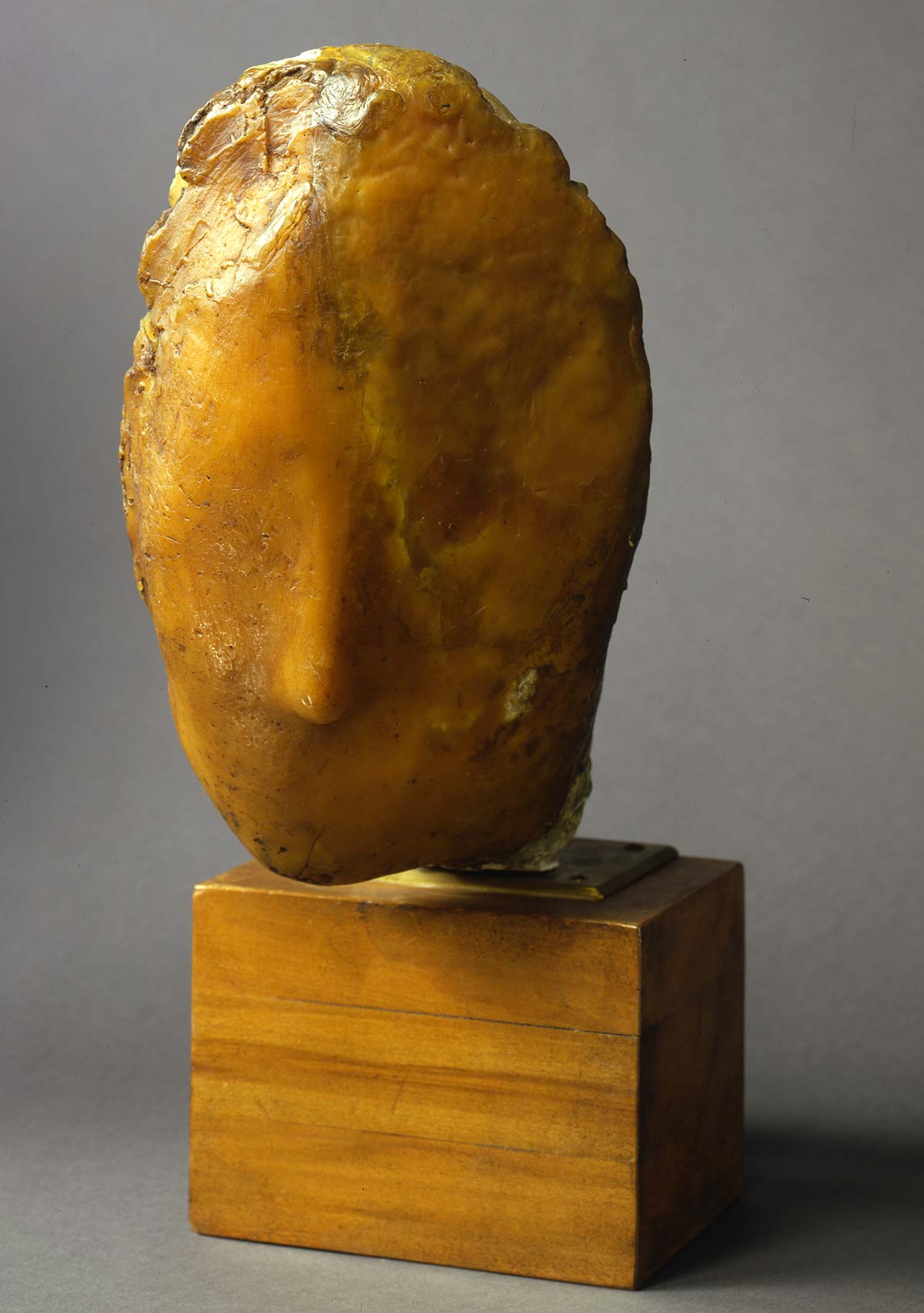 Medardo Rosso, Madame X (1896; cera, 30 x 19 x 24 cm; Venezia, Galleria Internazionale d'Arte Moderna a Ca' Pesaro) Medardo Rosso, Madame X (1896; cera, 30 x 19 x 24 cm; Venezia, Galleria Internazionale d'Arte Moderna a Ca' Pesaro)