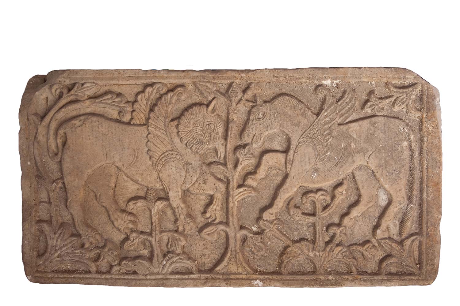 Pluto con bestiario afrentado (siglo X; mármol; Cagliari, Museo Arqueológico Nacional) Pluto con bestiario afrentado (siglo X; mármol; Cagliari, Museo Arqueológico Nacional)